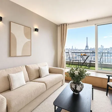Champs-elysees With Balcony & Ac Parijs