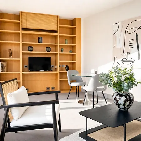 Appartement Champs-elysees With Balcony & Ac Parijs