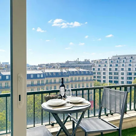 Champs-elysees With Balcony & Ac Appartement *