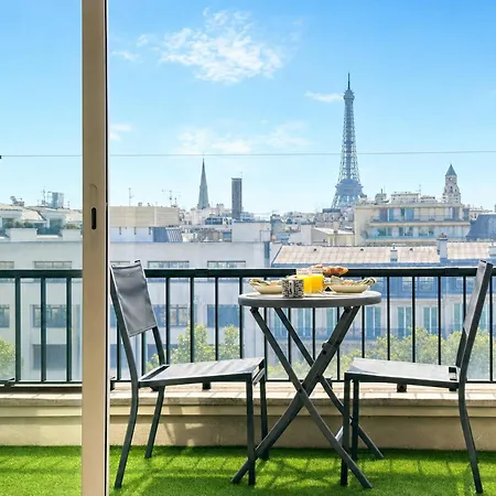 Champs-elysees With Balcony & Ac