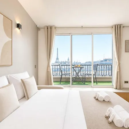 Champs-elysees With Balcony & Ac Appartement Parijs