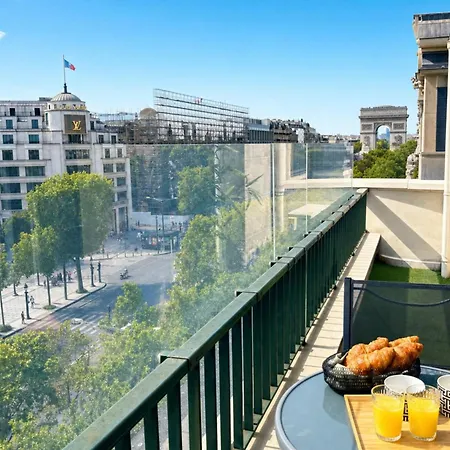 Champs-elysees With Balcony & Ac