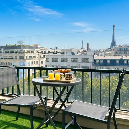 Champs-elysees With Balcony & Ac * Parijs